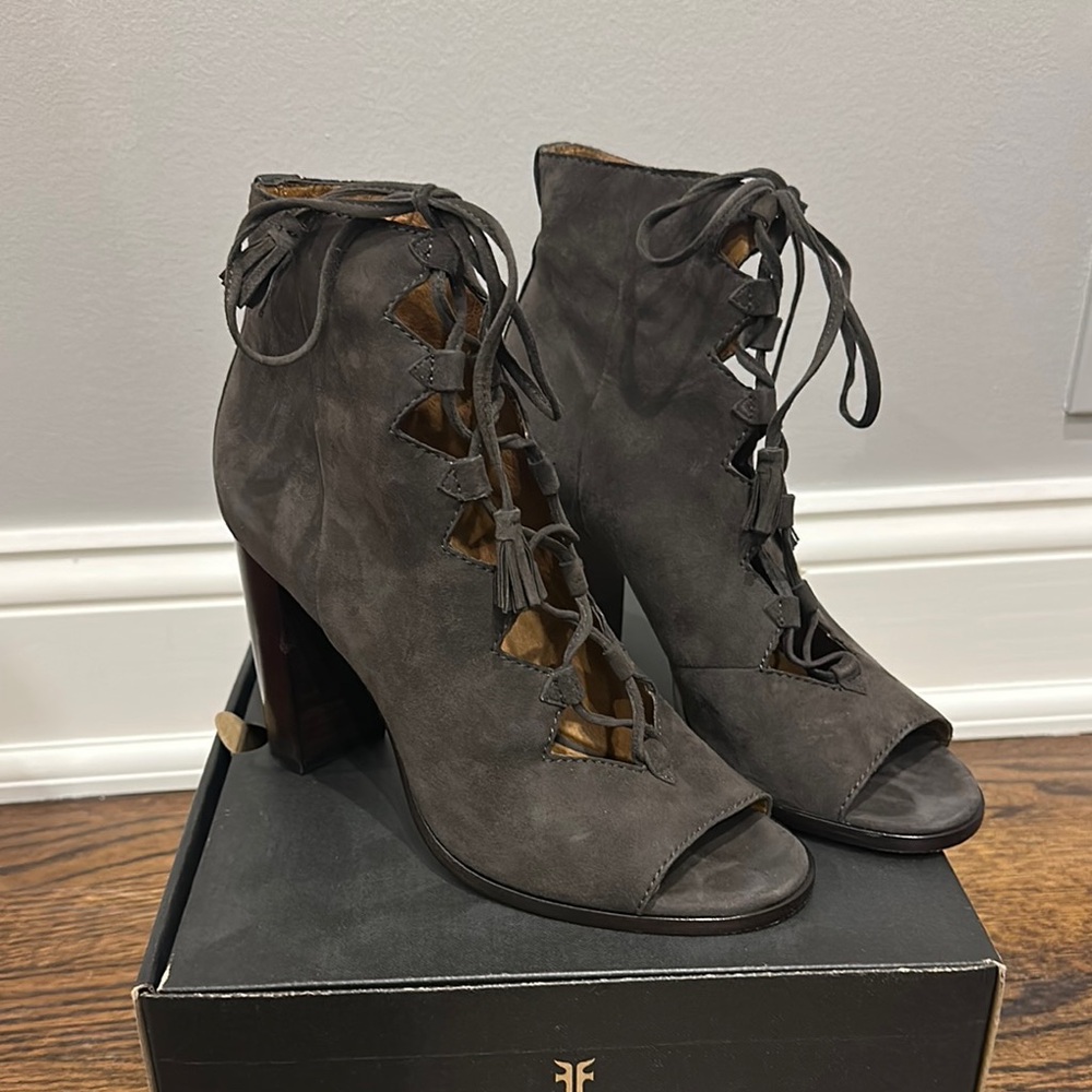FRYE Lace-Up Heeled Ankle Boots